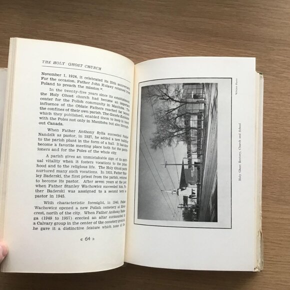 Polish Churches in Manitoba by Edward M Hubicz Hardcover 1961 - Picture 7 of 12